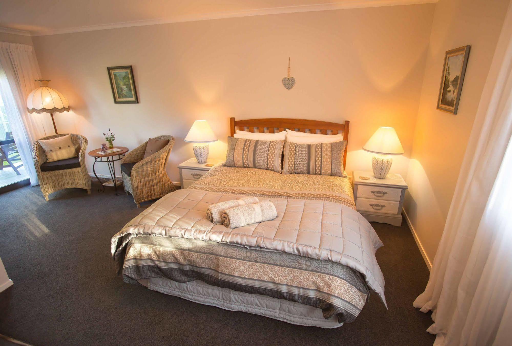 Rolling Hills Country Stay B&B ตาอูรังกา ภายนอก รูปภาพ