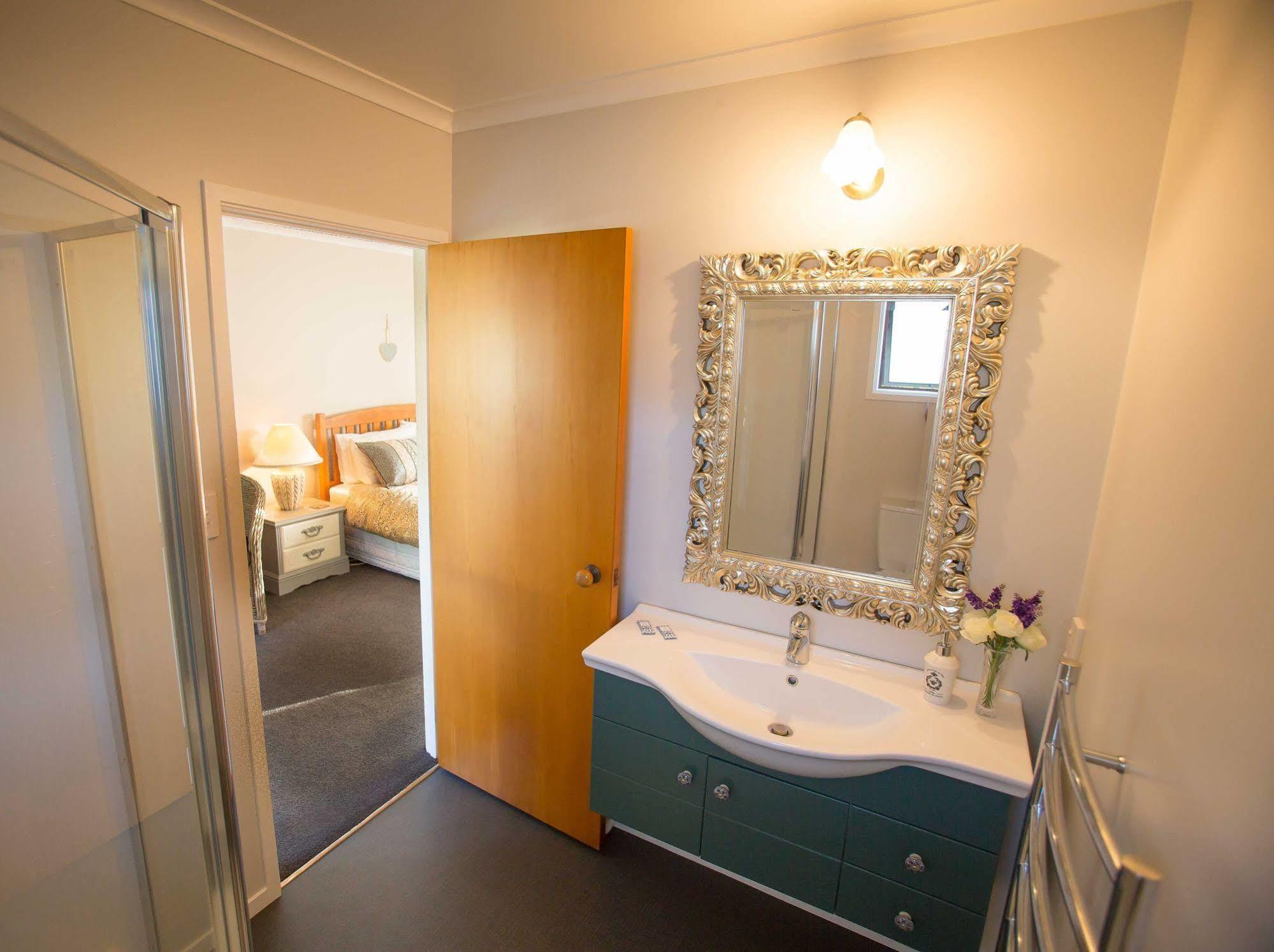 Rolling Hills Country Stay B&B ตาอูรังกา ภายนอก รูปภาพ
