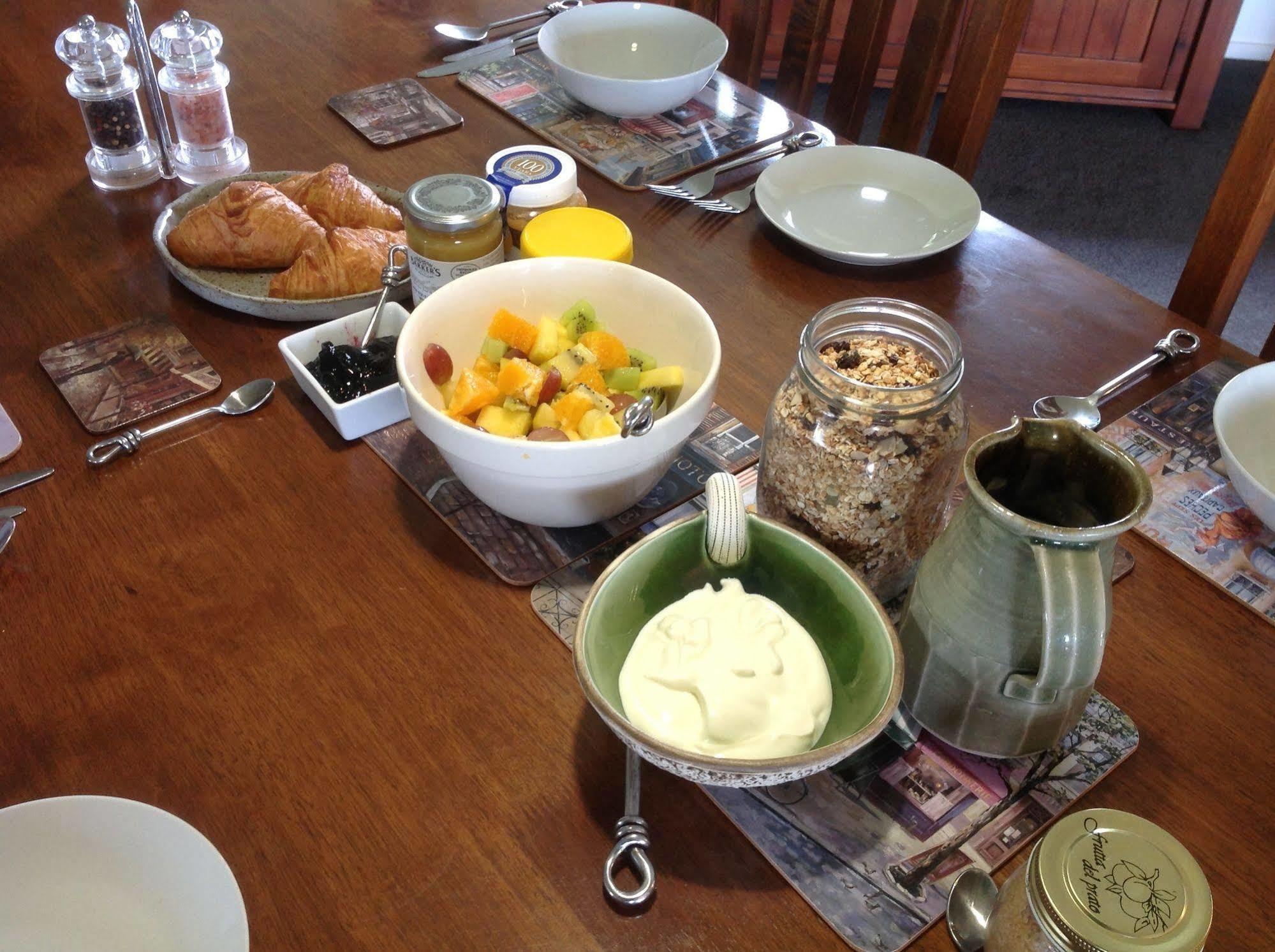 Rolling Hills Country Stay B&B ตาอูรังกา ภายนอก รูปภาพ